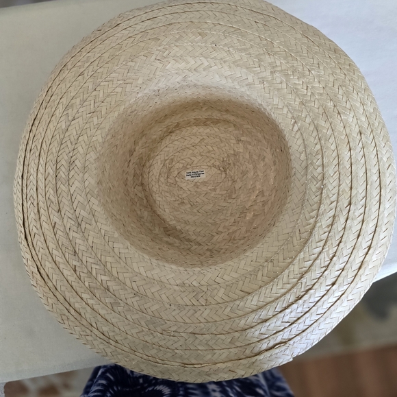 Five beautiful straw hats + hat box! - Picture 4 of 16